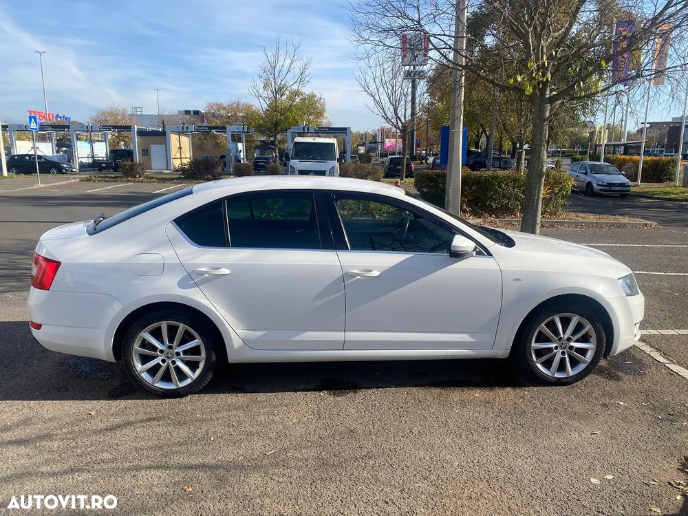 Skoda Octavia 2.0 TDI AMBITION DSG - 7
