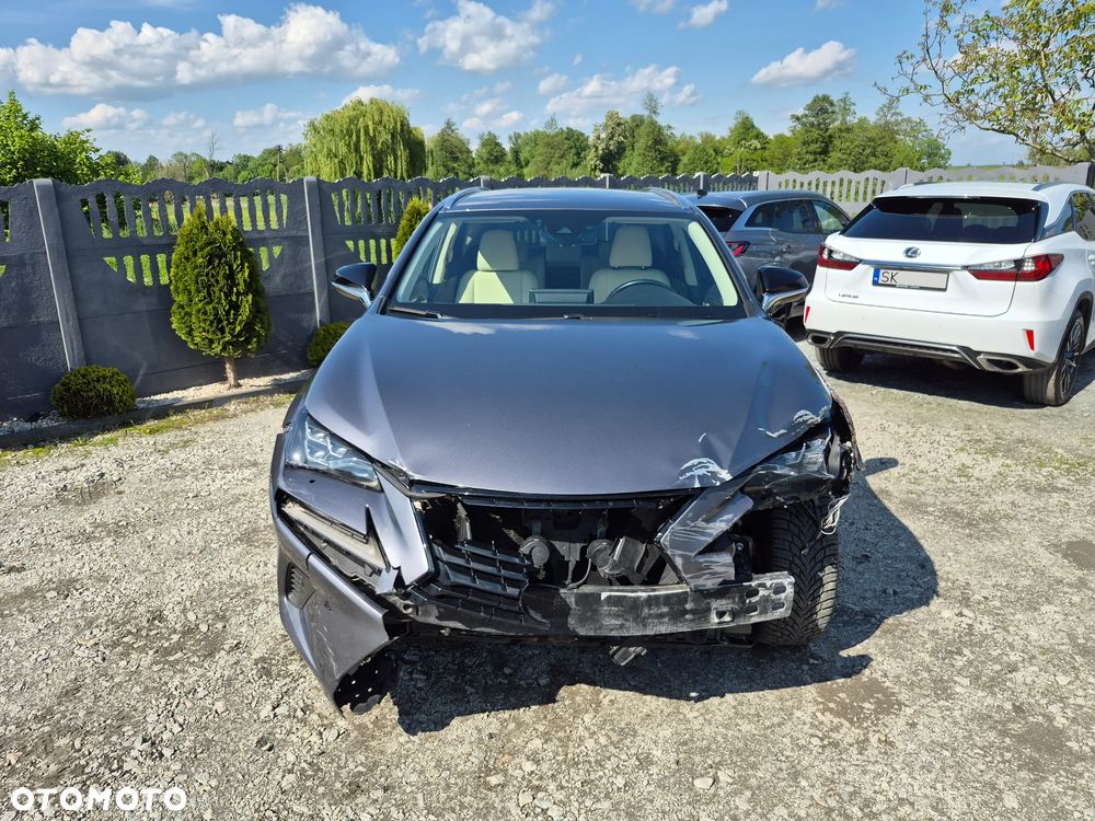 Lexus NX 300 F Impression AWD - 3