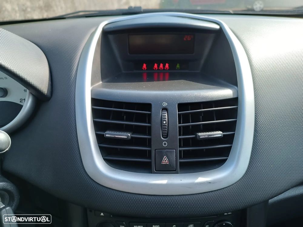 Peugeot 207 1.4 HDi Sport - 19