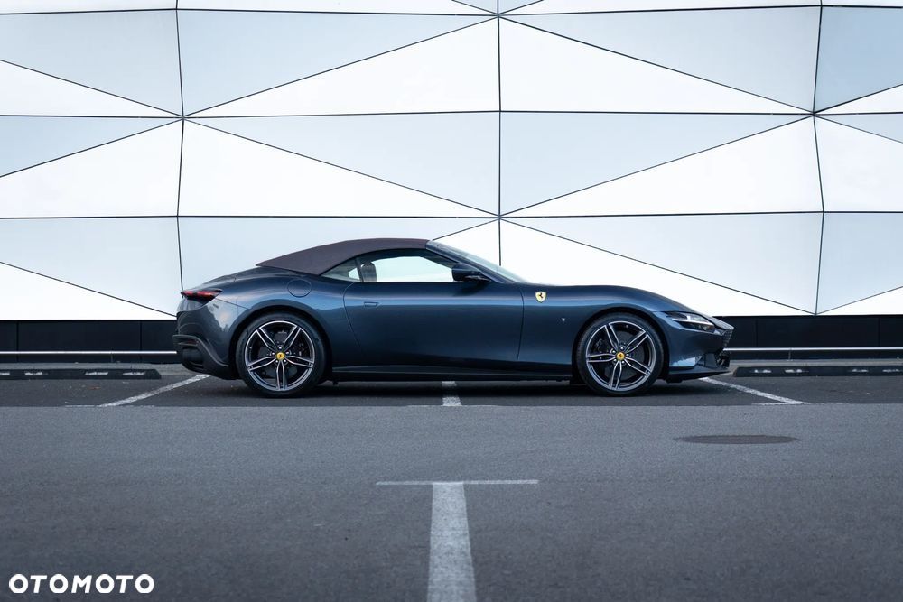 Ferrari Roma Spider 2025