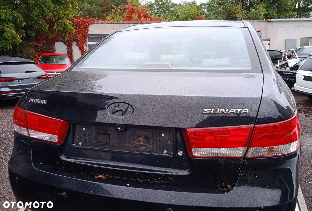 Na części Hyundai Sonata 2.4 MPI lakier EB silnik G4KC skrzynia U01J maska klapa drzwi zderzak - 2