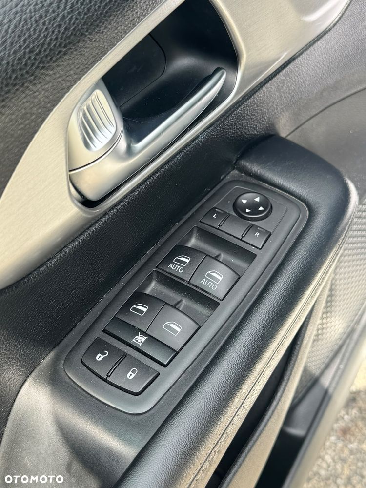 Chrysler Pacifica - 15