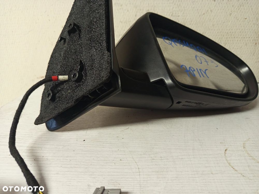 LUSTERKO PRAWE NISSAN QASHQAI 07-14 7 PIN - 6