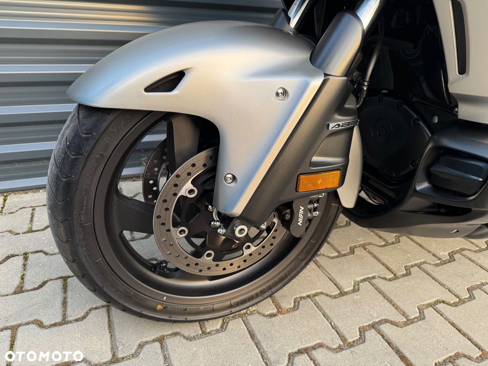 Honda GL - 25