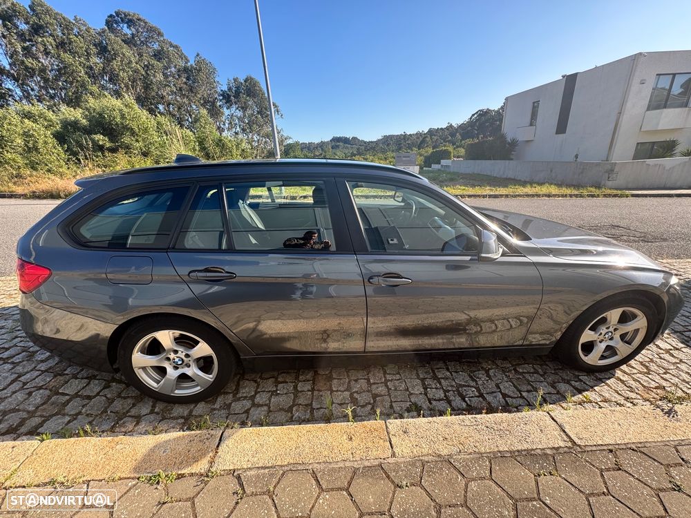 BMW 320 d Sport Line - 4