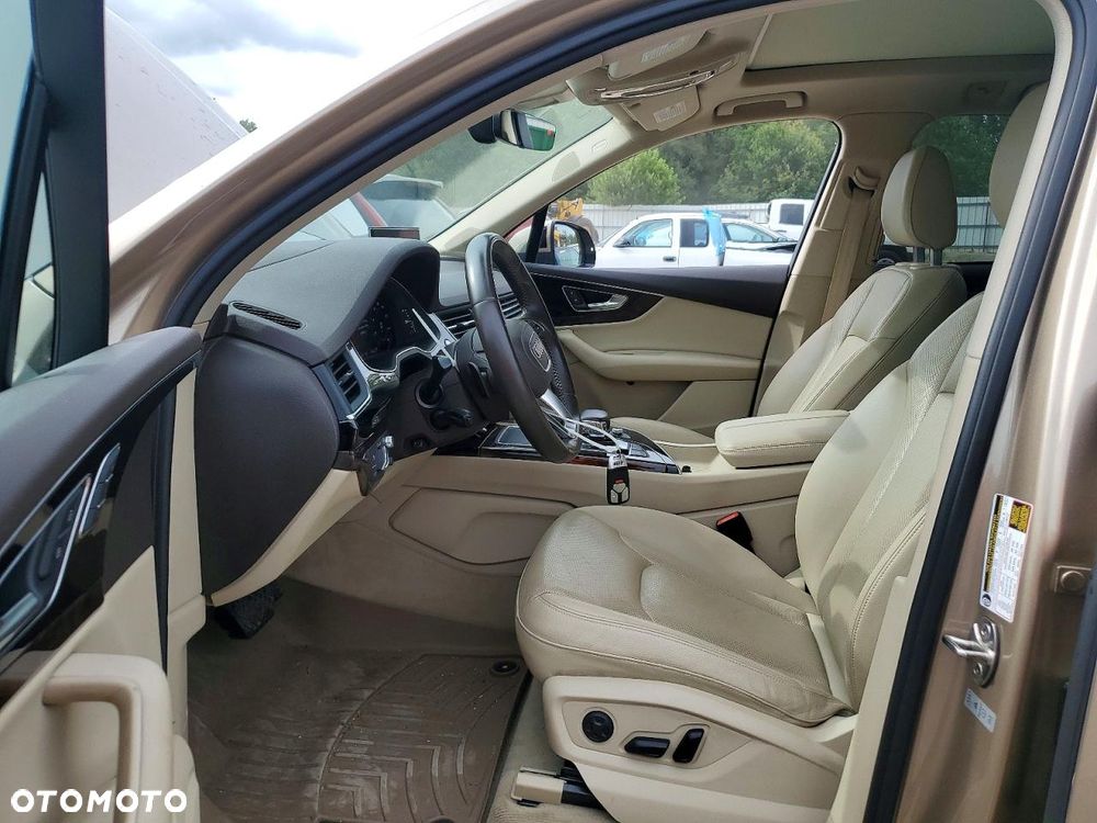 Audi Q7 - 7