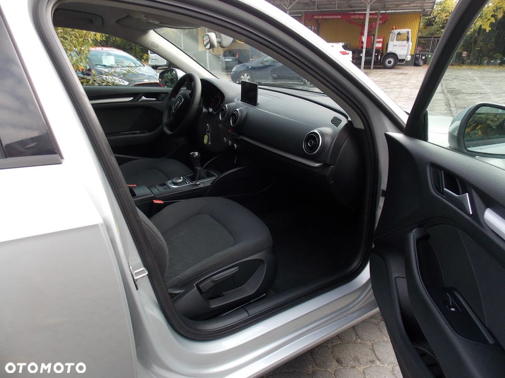 Audi A3 Sportback 1.6 TDI Attraction - 12
