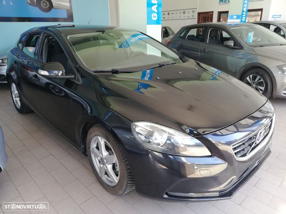Volvo V40 D2 Momentum - 3
