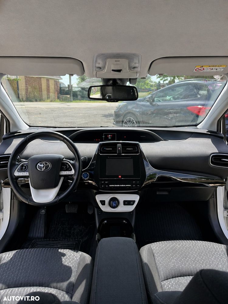 Toyota Prius Hybrid - 13