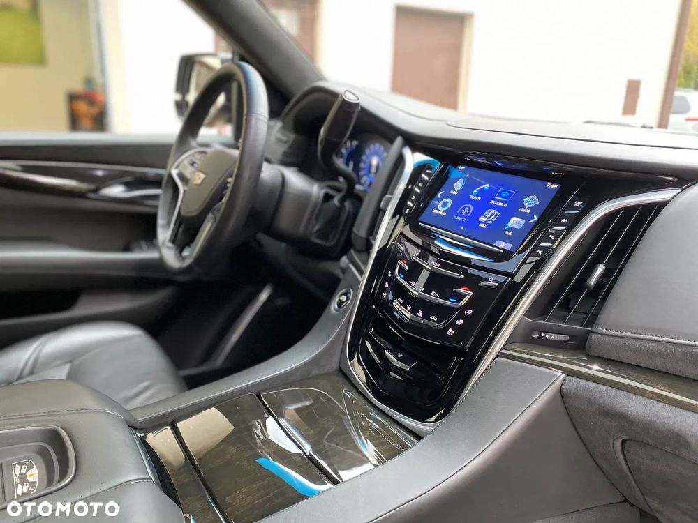 Cadillac Escalade - 23