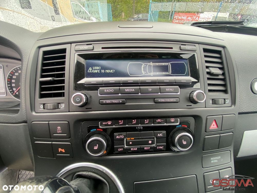Volkswagen Multivan - 15