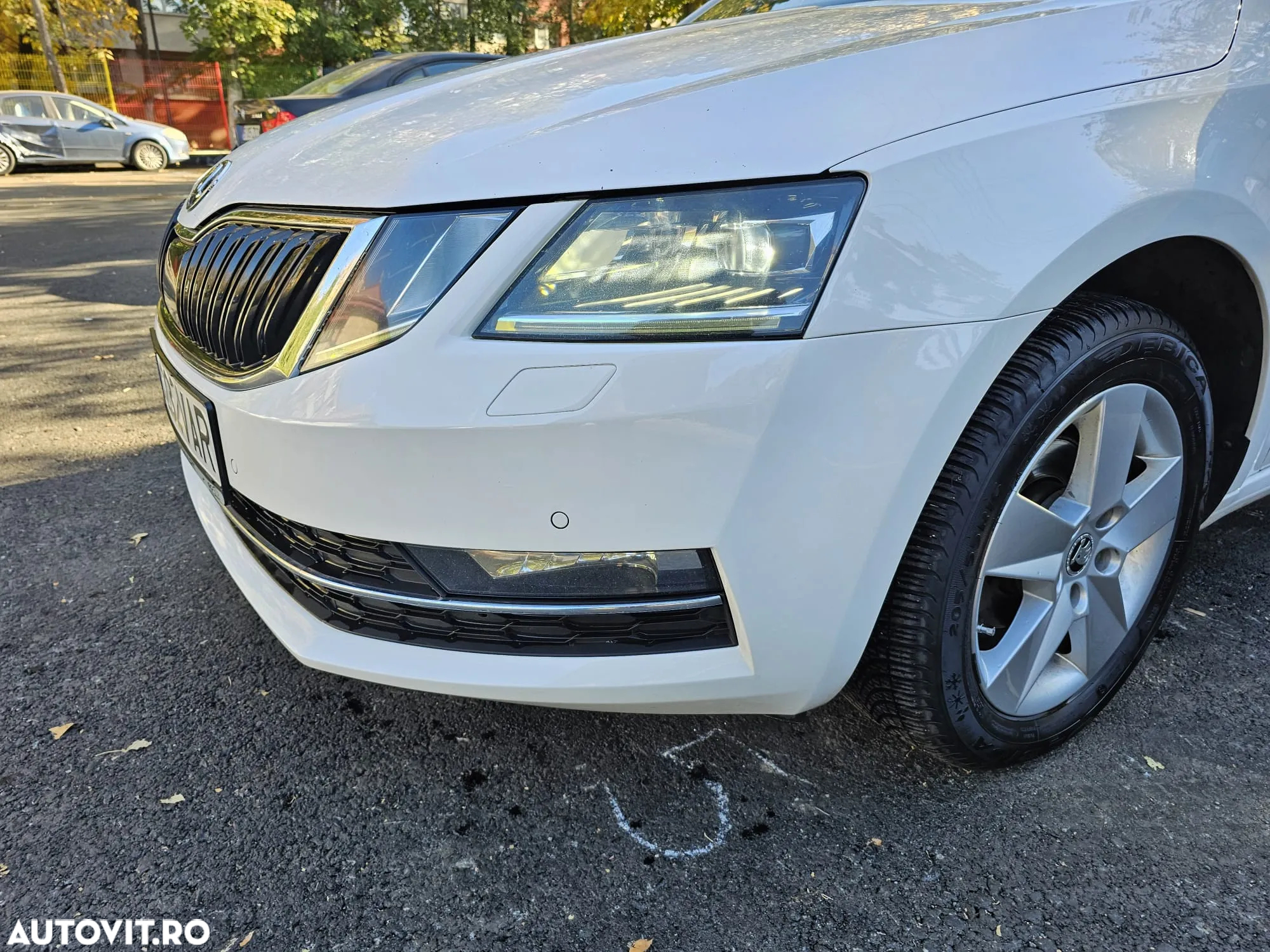 Skoda Octavia Combi Diesel 1.6 TDI DSG Style - 2