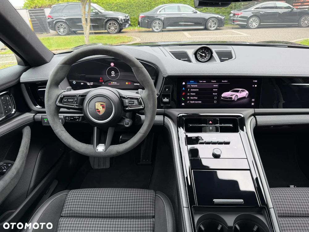 Porsche Panamera 4 - 25