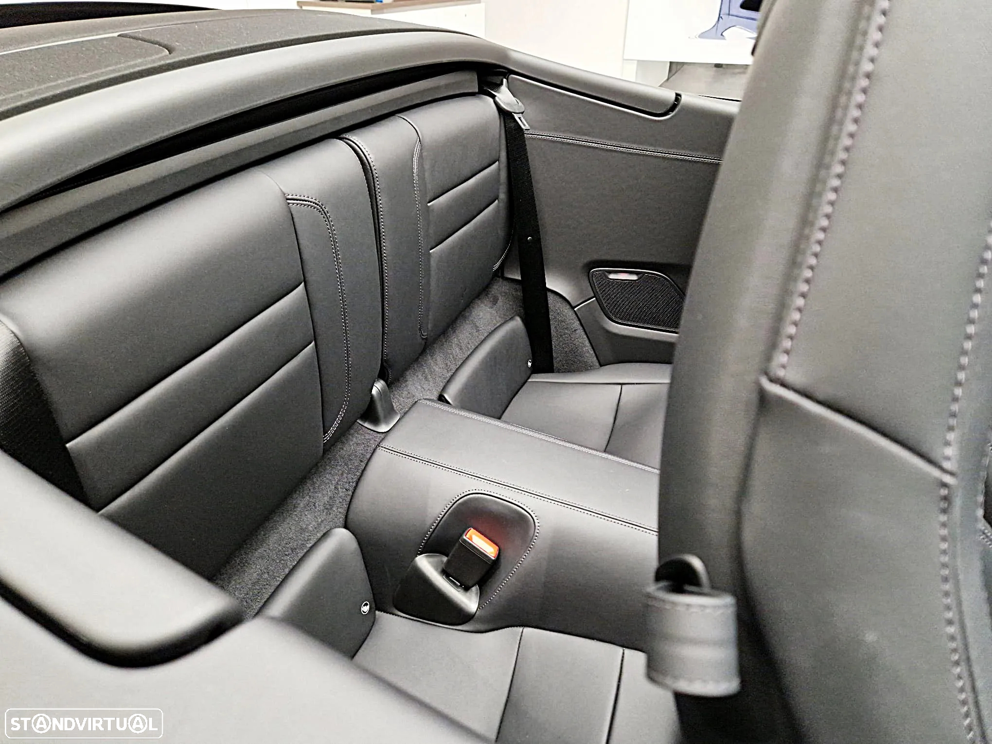 Porsche 911 (992) Carrera - 34