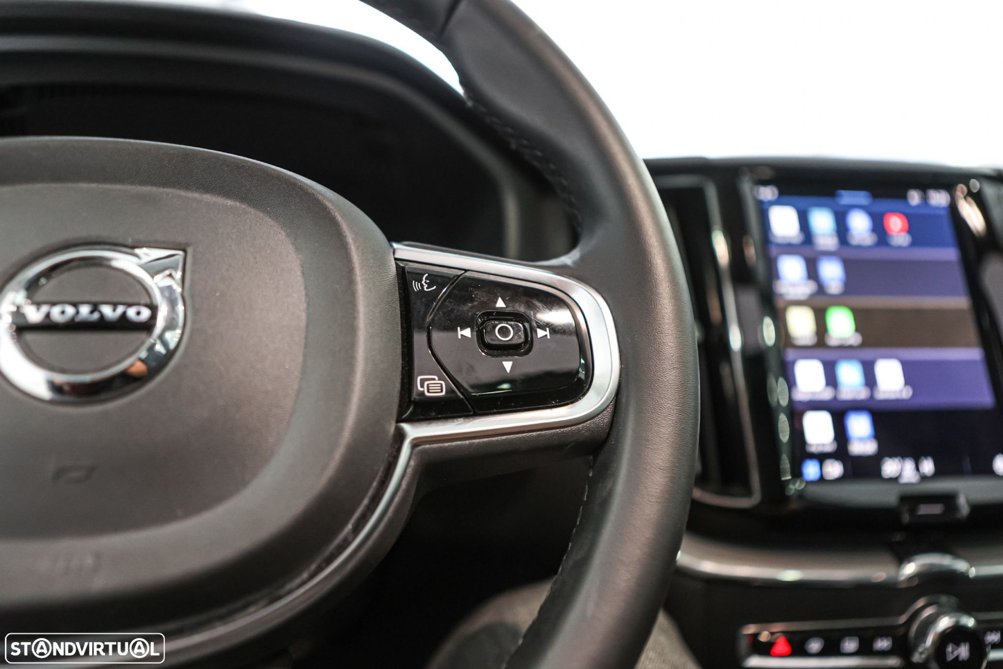 Volvo XC 60 2.0 B4 Plus Dark - 37