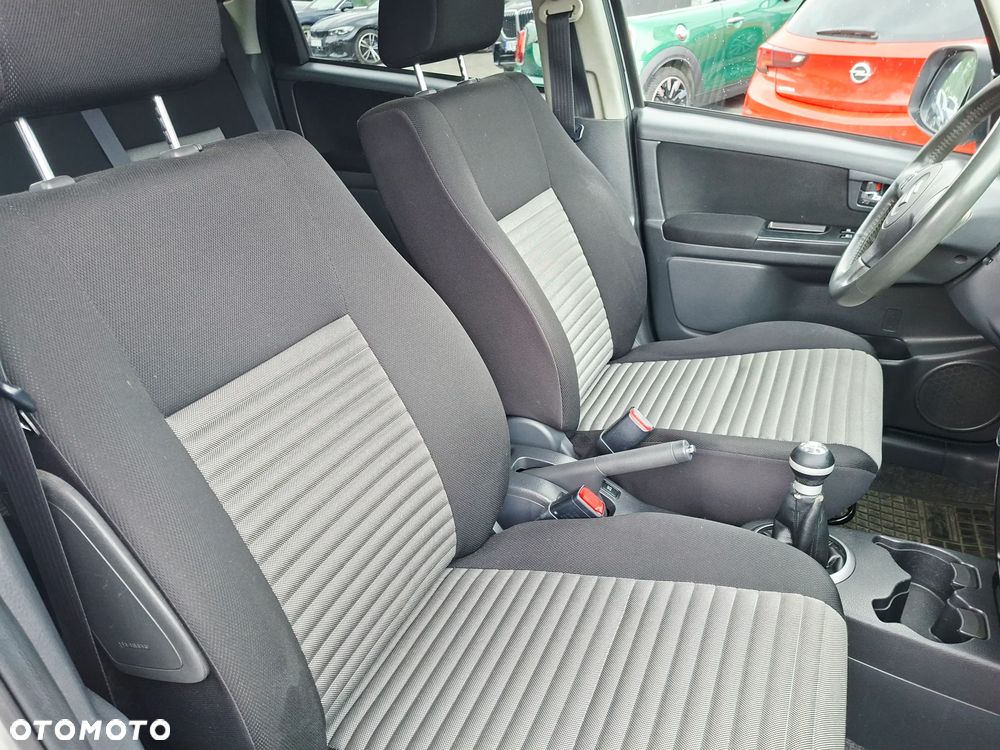 Suzuki SX4 1.6 Comfort - 23