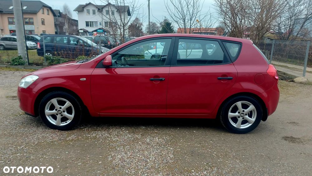 Kia Ceed 1.4 CVVT Attract - 13