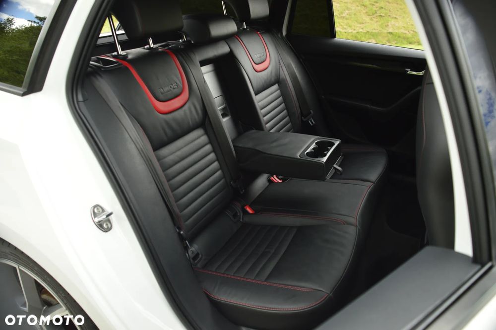 Skoda Octavia 2.0 TSI RS - 34
