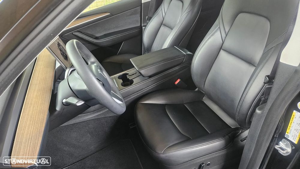 Tesla Model Y Long Range Dual Motor AWD - 14