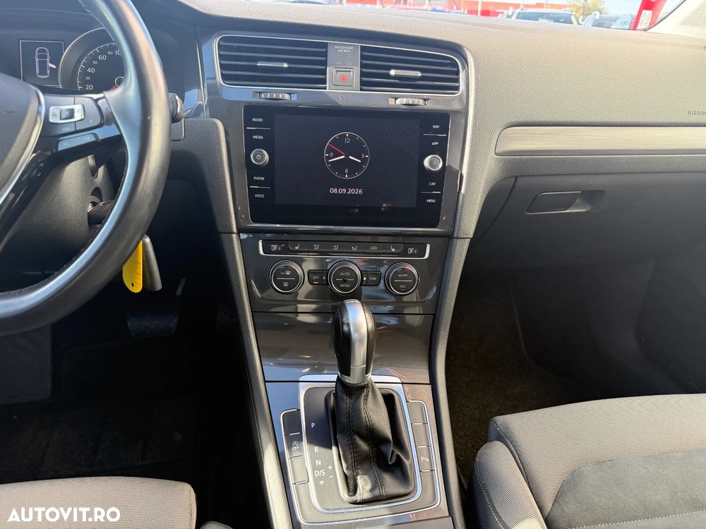 Volkswagen Golf - 20