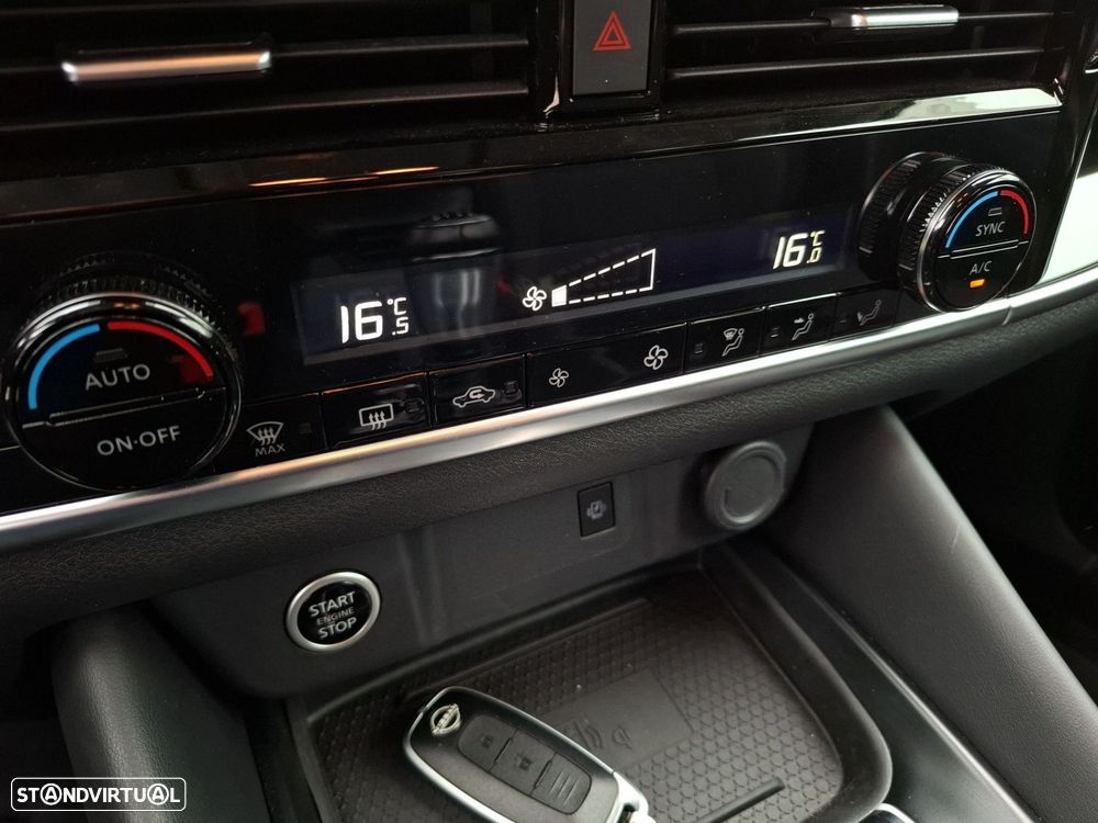 Nissan Qashqai 1.3 DIG-T N-Connecta LED — fotografia 19
