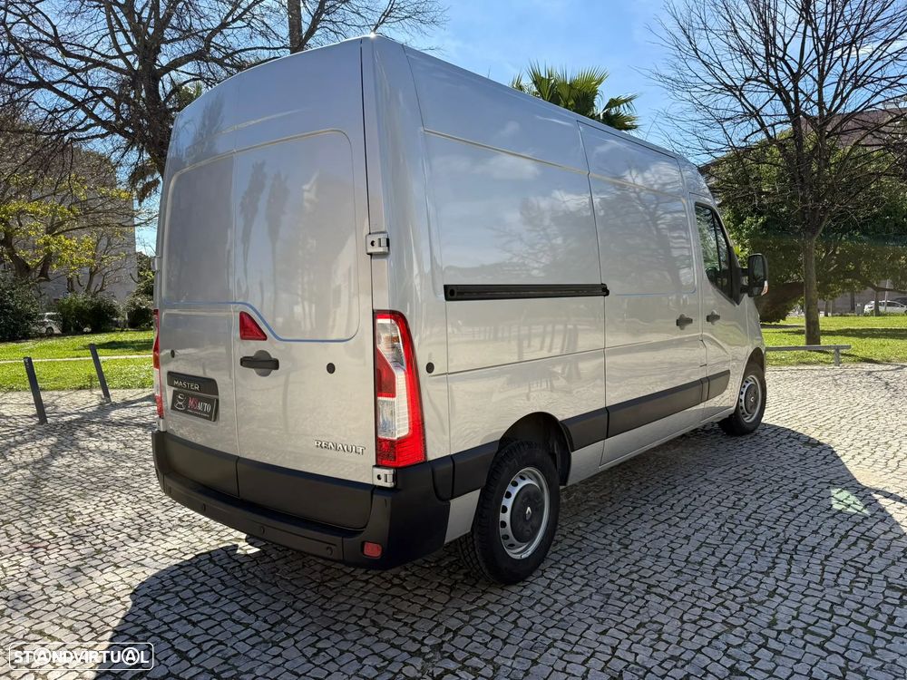 Renault Master 2.3DCI L2H2 135cv 3 Lugares - 4