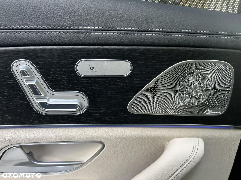 Mercedes-Benz GLS - 22