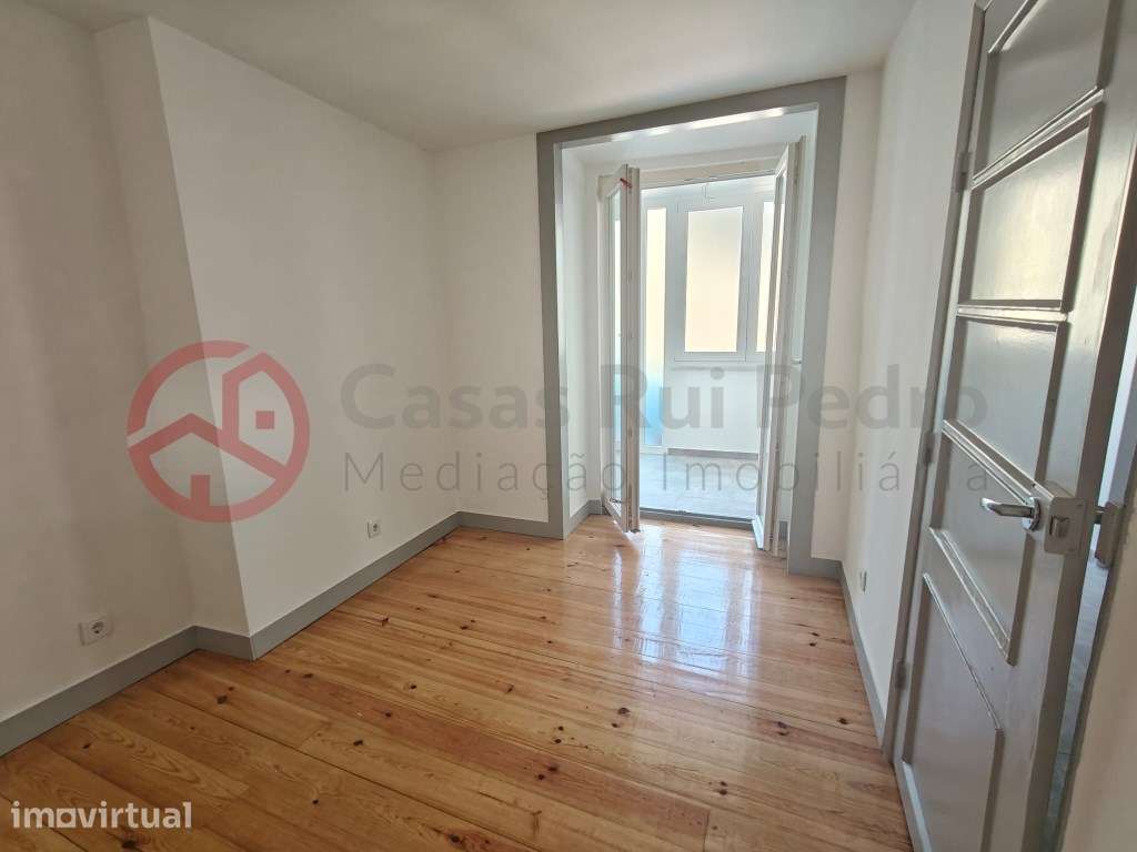 Apartamento T3 com terraço remodelado no centro de Lisboa. - Grande imagem: 5/19