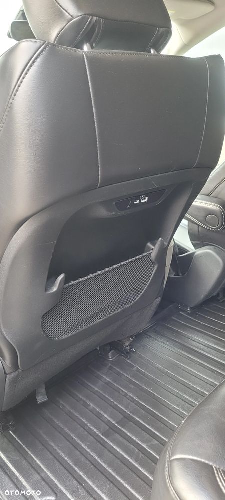 Chrysler Pacifica - 28