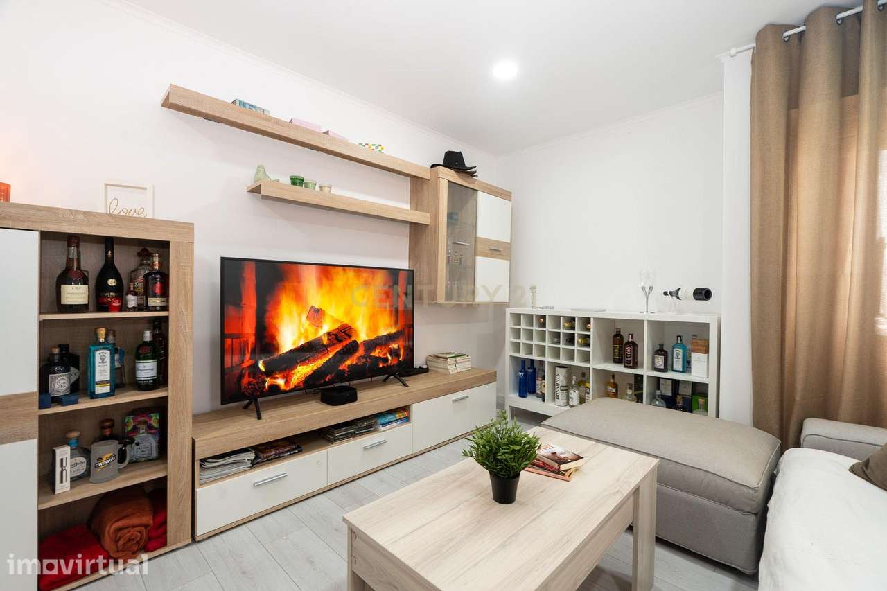 ** ESPECTACULAR APARTAMENTO T2 REMODELADO EM ALHOS VEDROS ** - Grande imagem: 4/31
