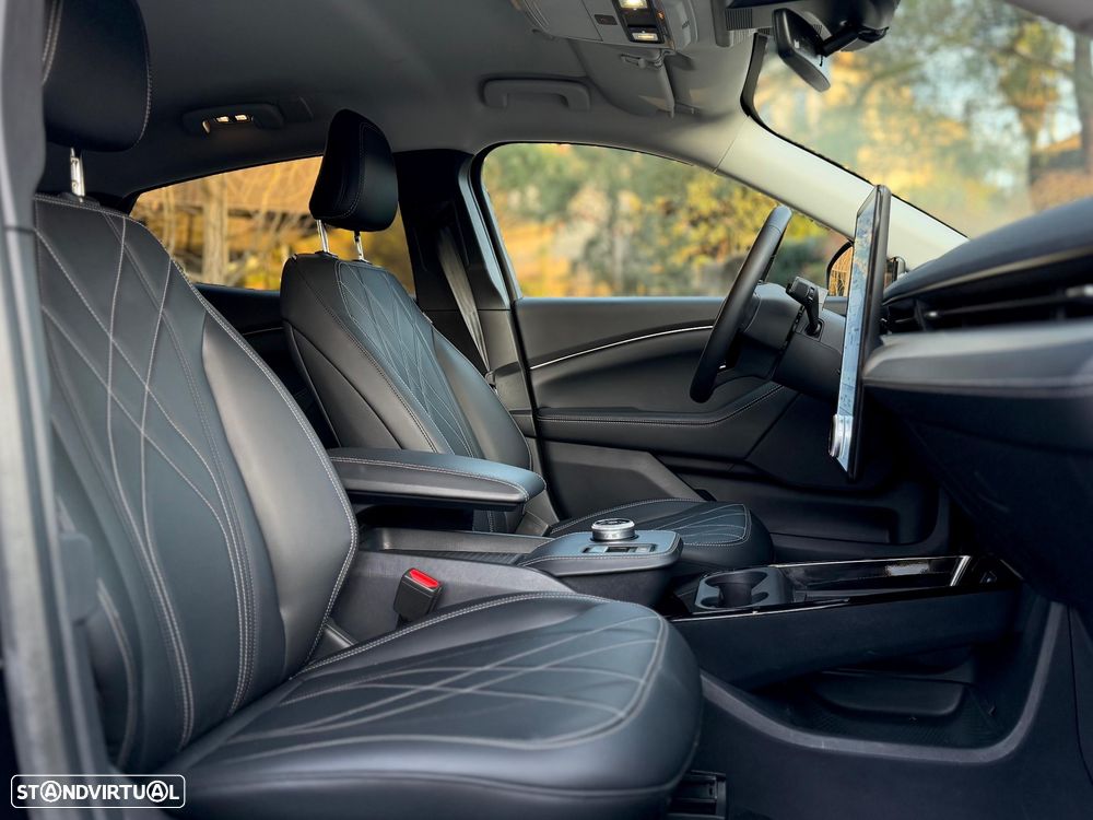 Ford Mustang Mach-E Standard - 3