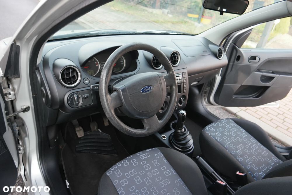 Ford Fiesta 1.4 Ambiente - 15