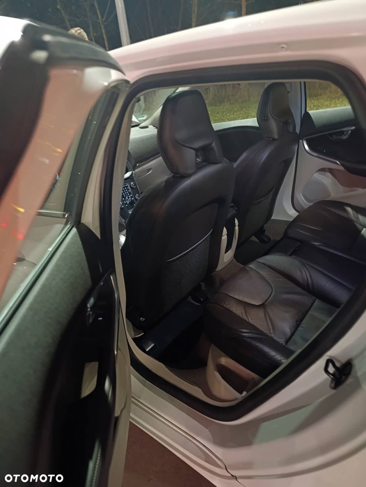 Volvo V40 D2 Summum - 6