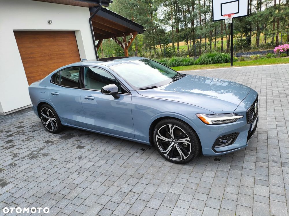 Volvo S60 B5 B AWD Plus Dark - 2