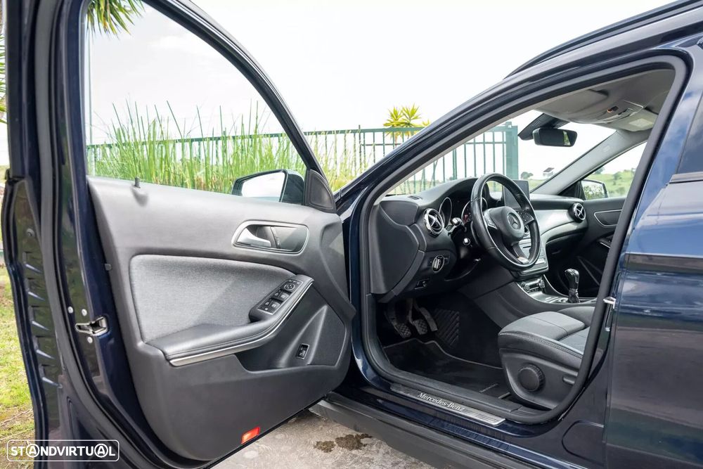 Mercedes-Benz GLA 180 - 6