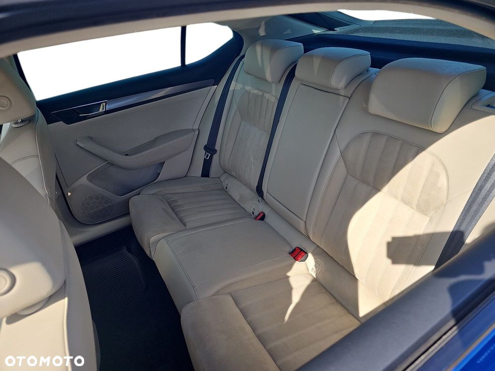 Skoda Superb 2.0 TDI Style DSG - 19