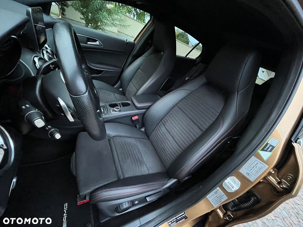 Mercedes-Benz GLA 220 4-Matic AMG Line - 17