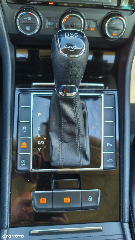 Skoda Superb 2.0 TDI L&K DSG - 21