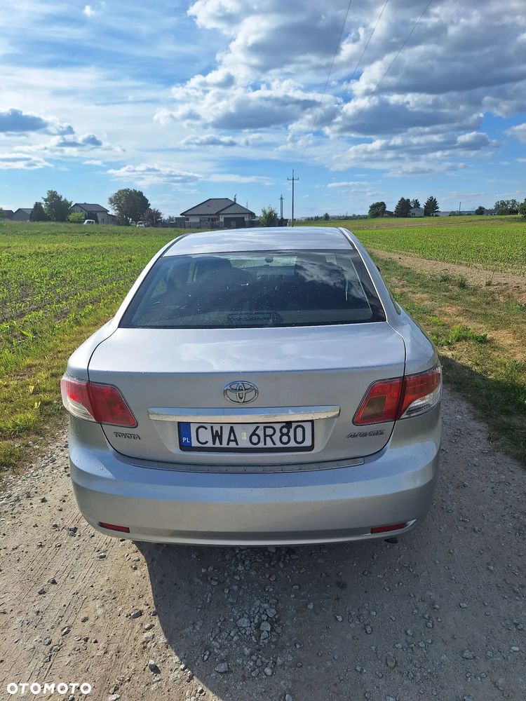 Toyota Avensis 1.8 Luna - 4
