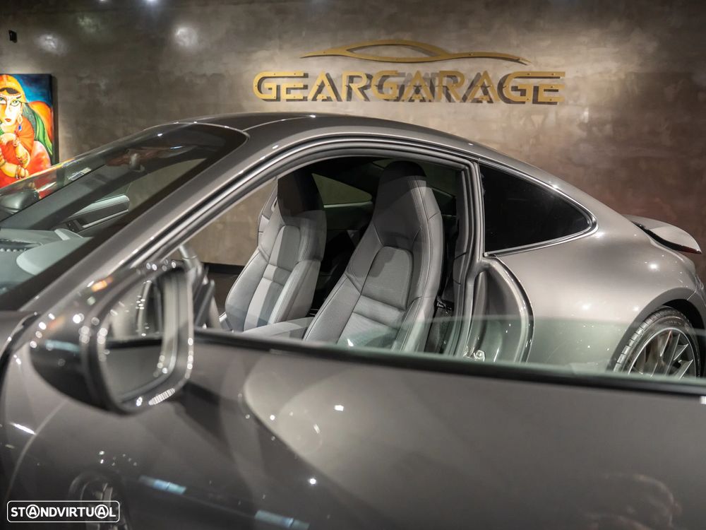 Porsche 911 (992) Carrera 4 PDK - 14