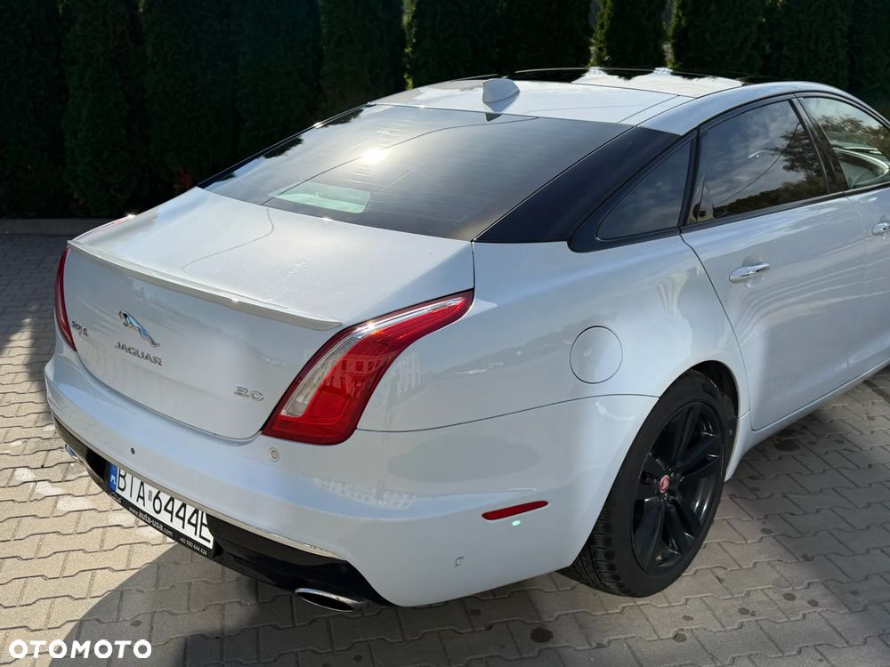 Jaguar XJ - 5