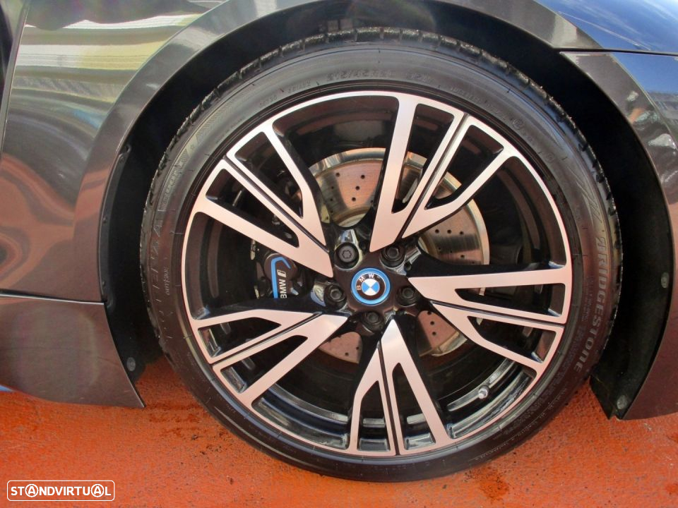 BMW i8 Standard - 36