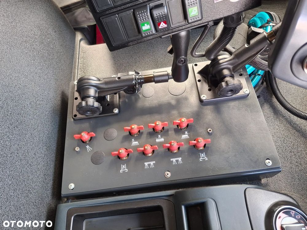 MAN TGS 18.320 Zamiatarka BUCHER OptiFant 8000 2 Silniki Euro 6 Karcher Listwy Wysokiego Ciśnienia Szczotki L/R EUnited PM10 Mycie Jezdni Ulicy Dodatkowy Zbiornik Wodny - 30