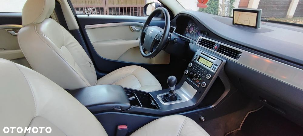 Volvo V70 2.0D Momentum - 8