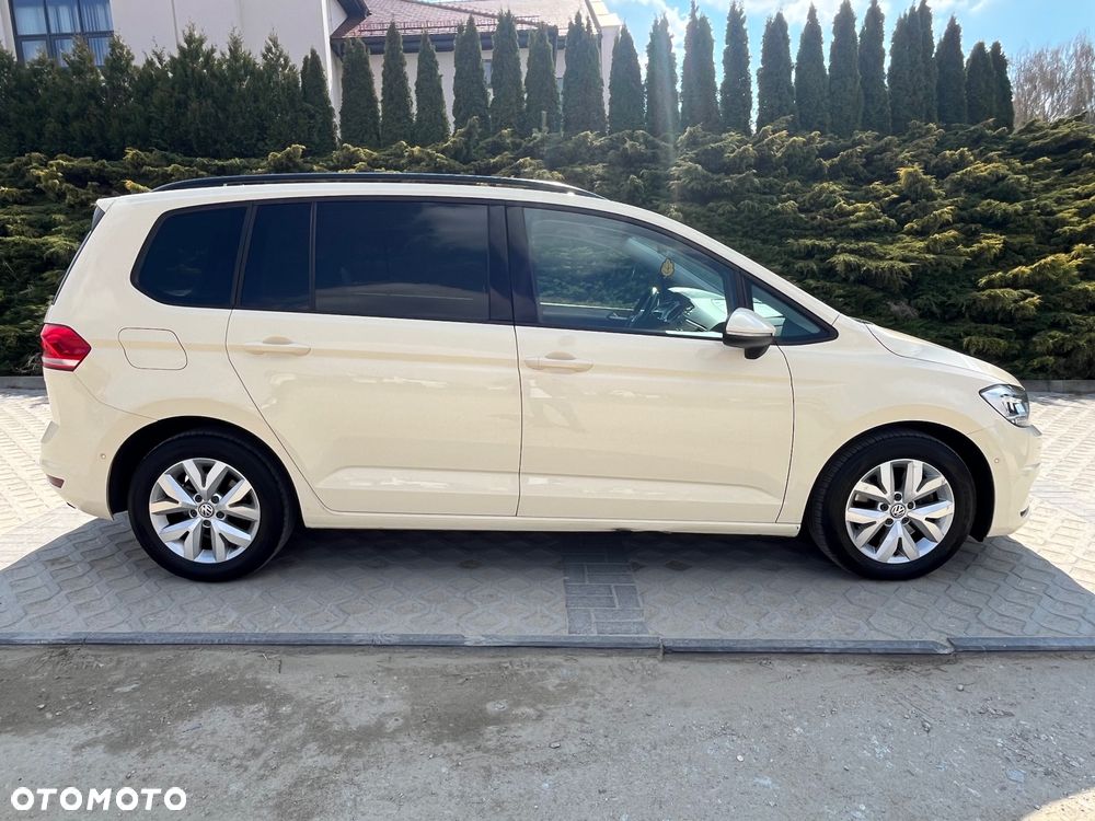 Volkswagen Touran - 34
