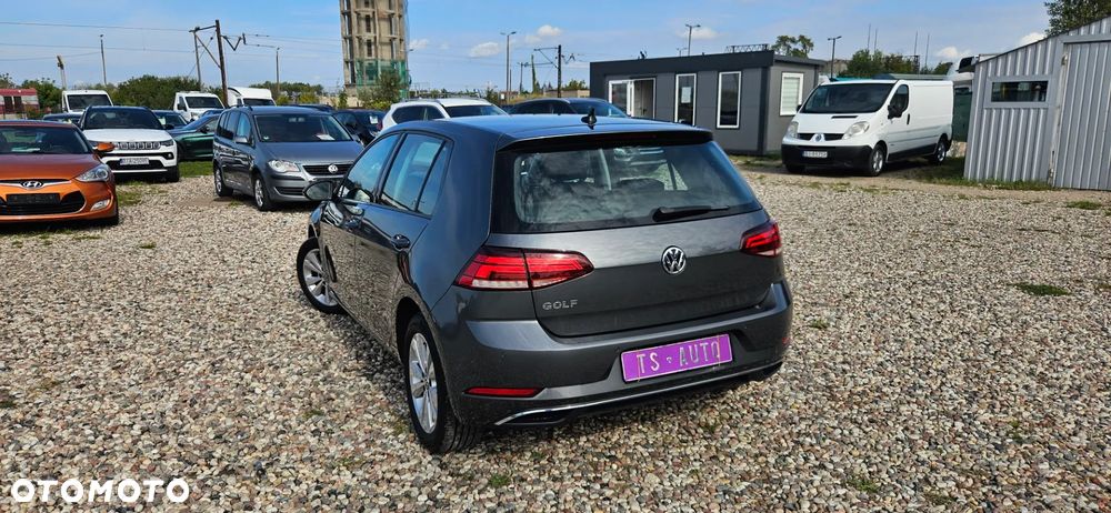 Volkswagen Golf - 8