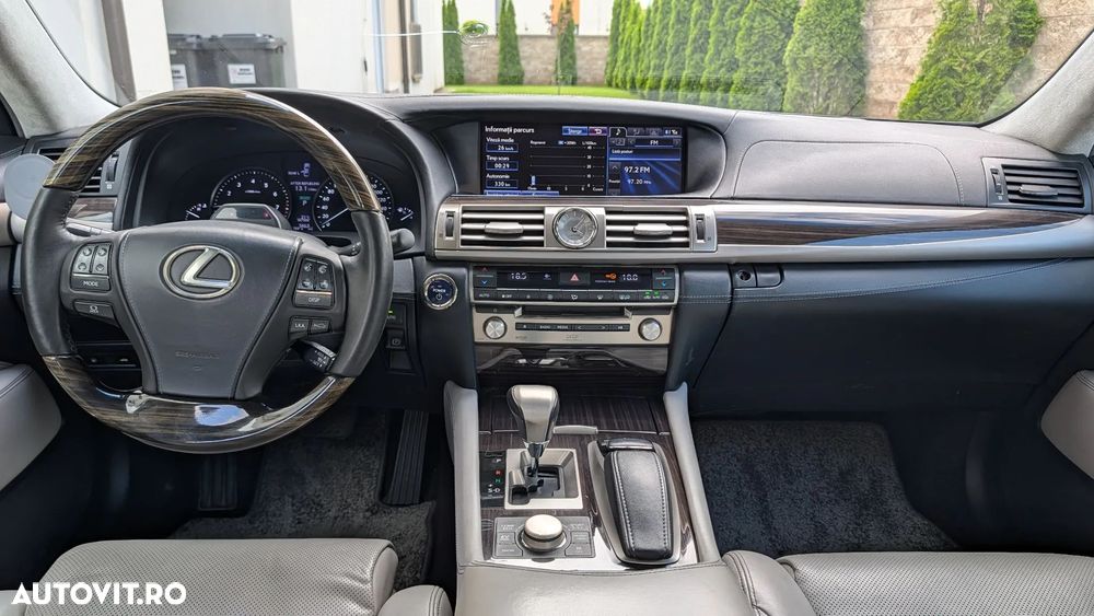 Lexus Seria LS - 8