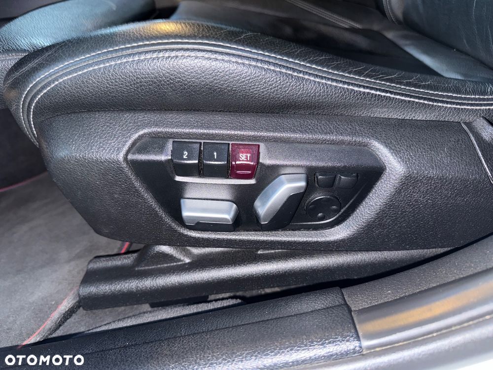 BMW Seria 3 340i Edition M Sport Shadow - 12