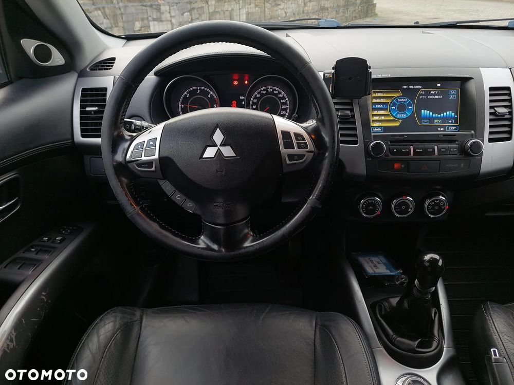 Mitsubishi Outlander 2.0 DID Instyle NAVI - 15