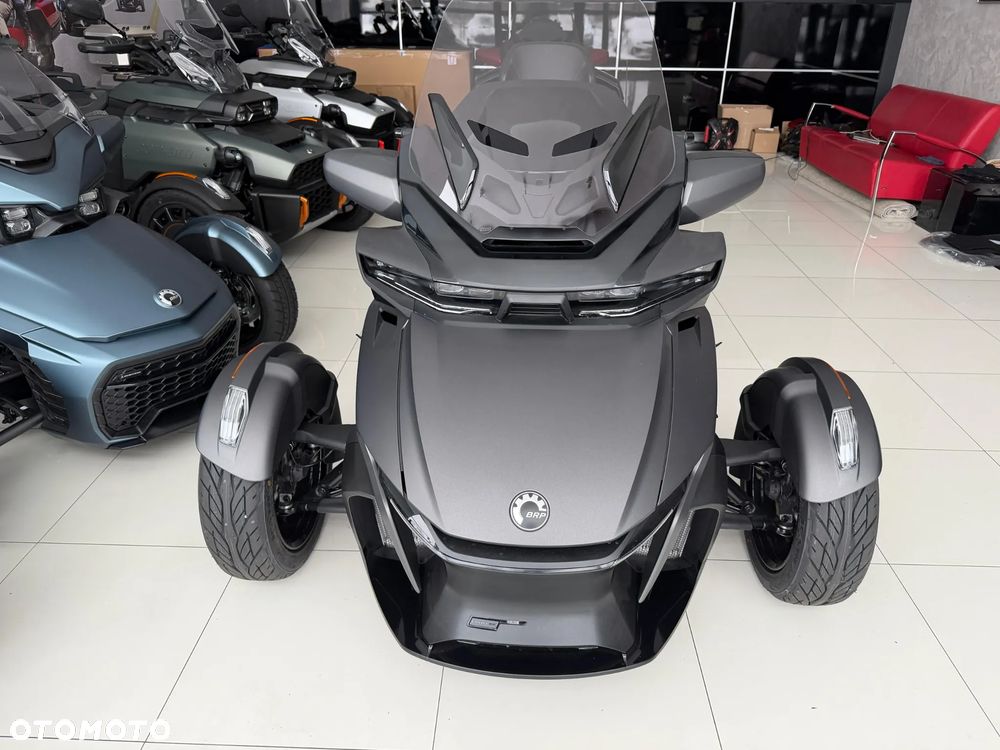 Can-Am Spyder - 2